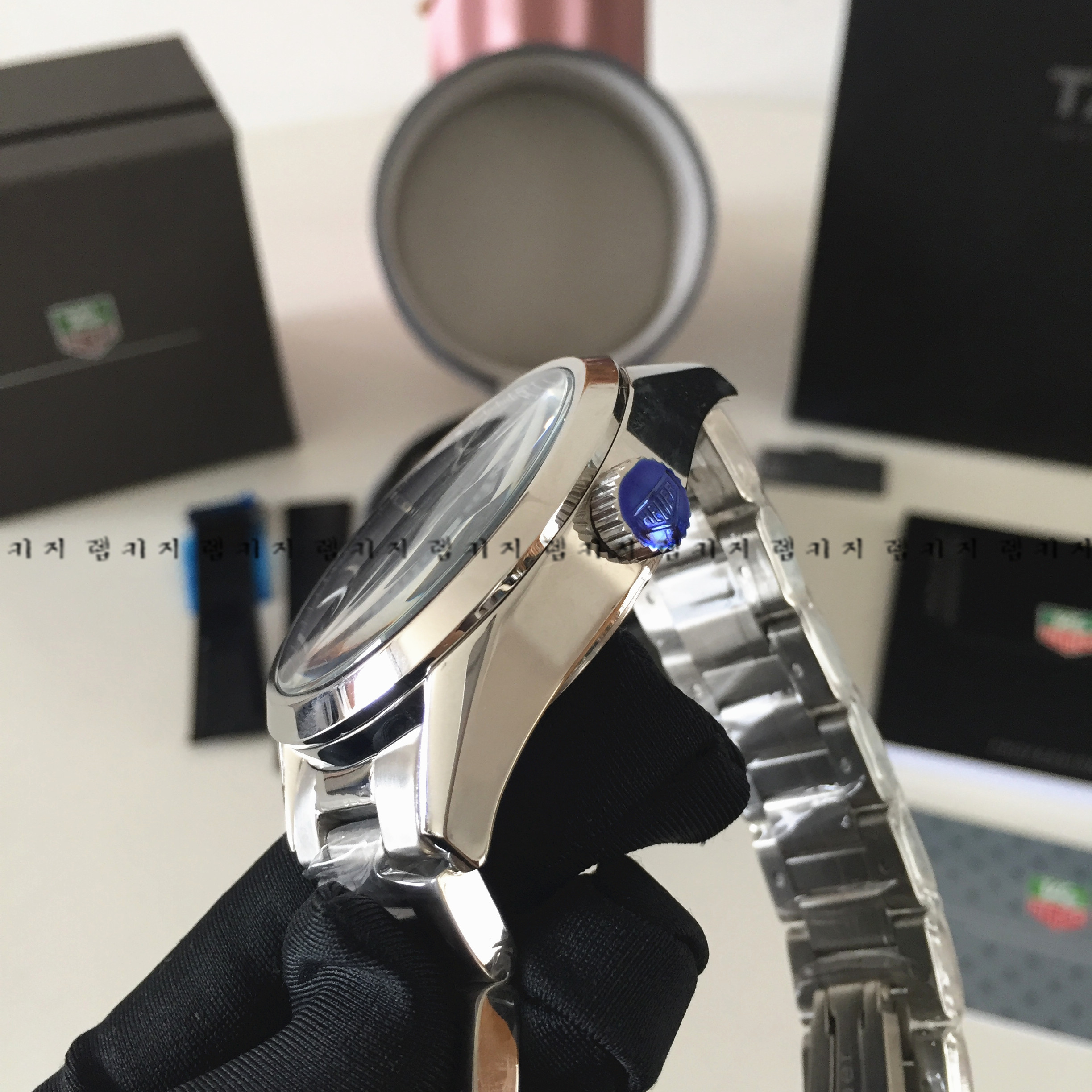 태그호이어 까레라 칼리브 5 메탈시계